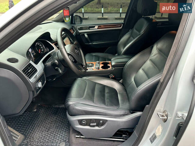 Сірий Фольксваген Туарег, об'ємом двигуна 2.97 л та пробігом 318 тис. км за 17600 $, фото 15 на Automoto.ua