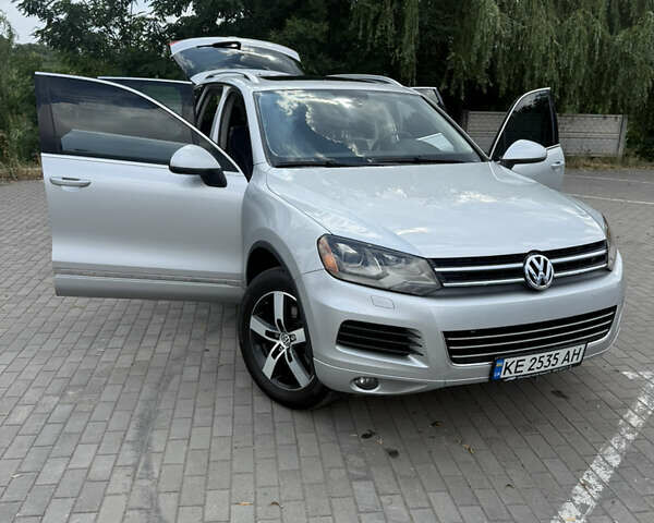 Сірий Фольксваген Туарег, об'ємом двигуна 2.97 л та пробігом 260 тис. км за 17999 $, фото 1 на Automoto.ua