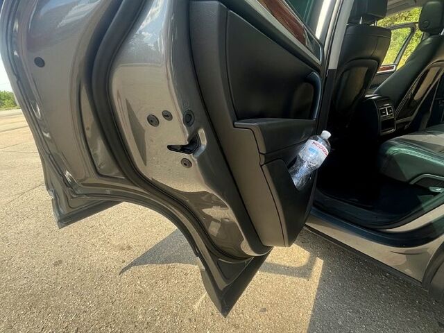 Серый Фольксваген Туарег, объемом двигателя 3 л и пробегом 239 тыс. км за 20000 $, фото 11 на Automoto.ua