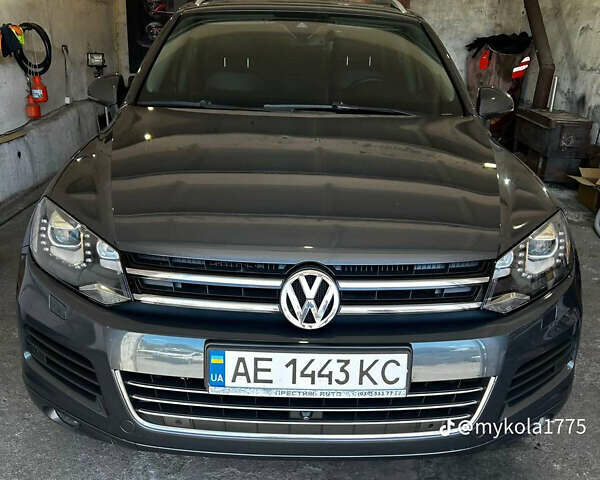 Сірий Фольксваген Туарег, об'ємом двигуна 2.97 л та пробігом 240 тис. км за 18000 $, фото 3 на Automoto.ua