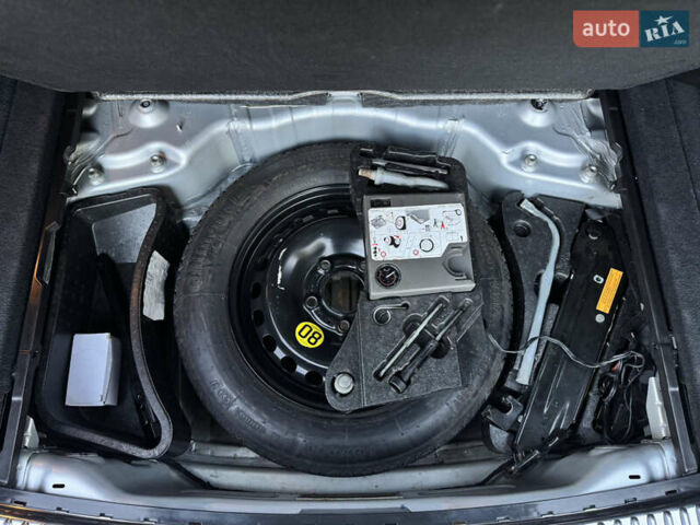 Фольксваген Туарег 2010 в Хмельницком на Automoto.ua Серый Фольксваген Туарег, объемом двигателя 2.97 л и пробегом 317 тыс. км за 15500 $, фото 35 на Automoto.ua