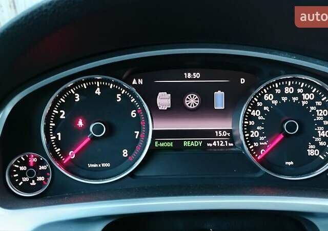 Серый Фольксваген Туарег, объемом двигателя 3 л и пробегом 259 тыс. км за 17000 $, фото 19 на Automoto.ua