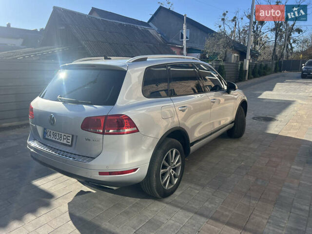 Серый Фольксваген Туарег, объемом двигателя 2.97 л и пробегом 299 тыс. км за 15500 $, фото 3 на Automoto.ua