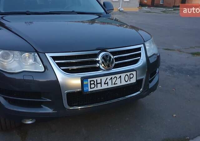 Серый Фольксваген Туарег, объемом двигателя 3 л и пробегом 225 тыс. км за 16900 $, фото 23 на Automoto.ua