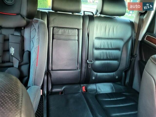 Серый Фольксваген Туарег, объемом двигателя 3 л и пробегом 310 тыс. км за 18500 $, фото 21 на Automoto.ua