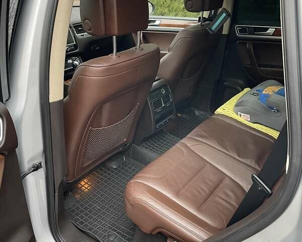 Сірий Фольксваген Туарег, об'ємом двигуна 2.97 л та пробігом 288 тис. км за 17900 $, фото 8 на Automoto.ua