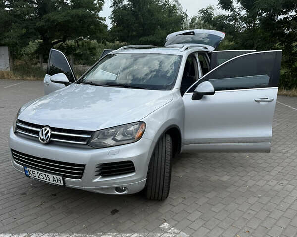 Сірий Фольксваген Туарег, об'ємом двигуна 2.97 л та пробігом 260 тис. км за 17999 $, фото 4 на Automoto.ua