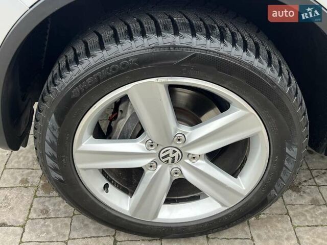 Серый Фольксваген Туарег, объемом двигателя 3 л и пробегом 298 тыс. км за 15500 $, фото 42 на Automoto.ua