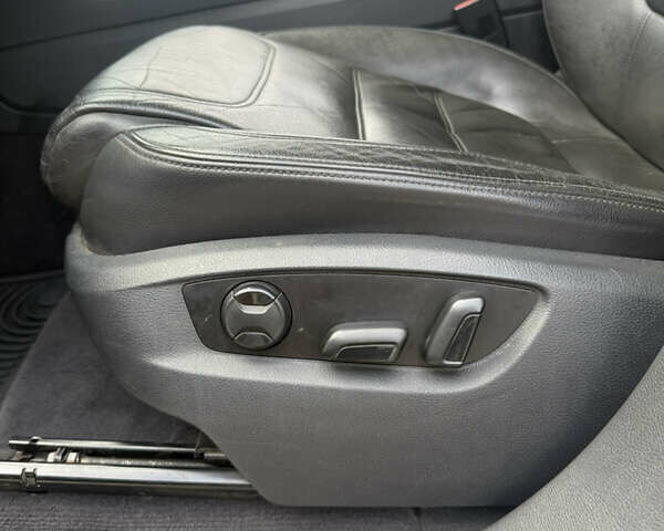 Сірий Фольксваген Туарег, об'ємом двигуна 2.97 л та пробігом 260 тис. км за 17999 $, фото 45 на Automoto.ua