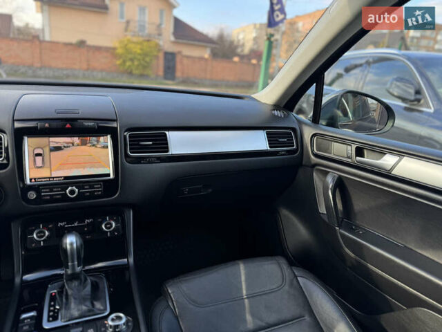 Сірий Фольксваген Туарег, об'ємом двигуна 3 л та пробігом 218 тис. км за 15700 $, фото 13 на Automoto.ua
