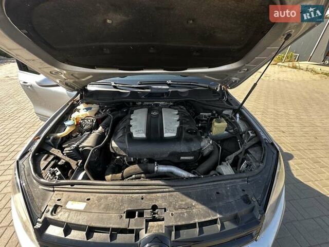 Фольксваген Туарег 2010 в Краматорске на Automoto.ua Серый Фольксваген Туарег, объемом двигателя 3 л и пробегом 310 тыс. км за 18000 $, фото 19 на Automoto.ua