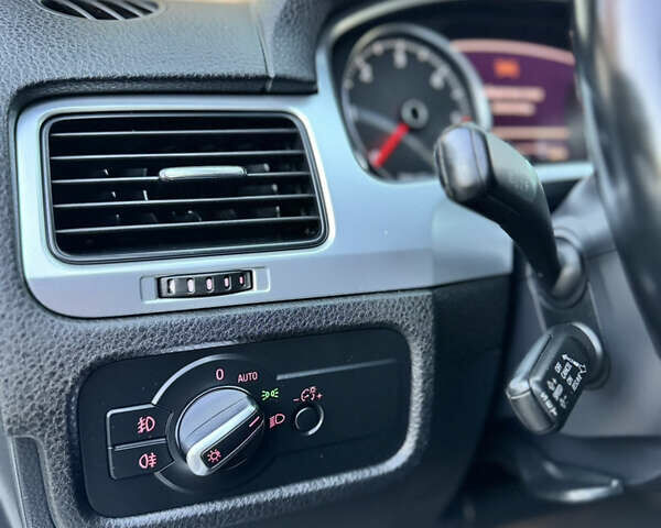 Фольксваген Туарег 2010 в Хмельницком на Automoto.ua Серый Фольксваген Туарег, объемом двигателя 2.97 л и пробегом 317 тыс. км за 15500 $, фото 42 на Automoto.ua