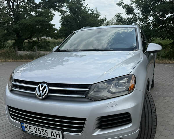 Сірий Фольксваген Туарег, об'ємом двигуна 2.97 л та пробігом 260 тис. км за 17999 $, фото 7 на Automoto.ua