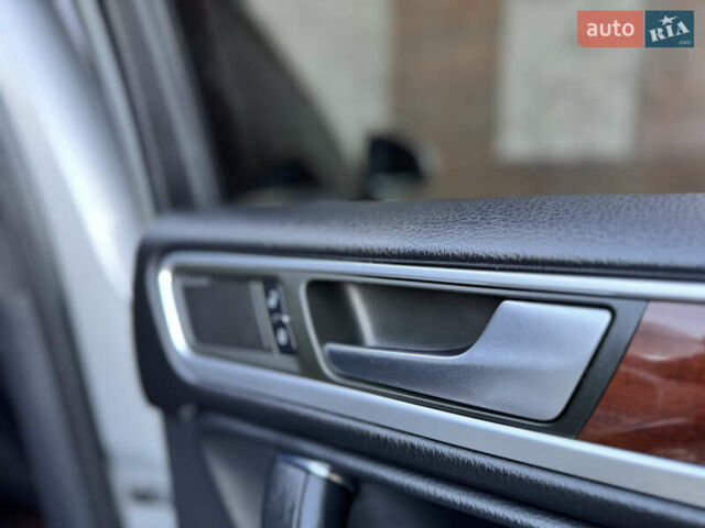 Фольксваген Туарег 2010 в Хмельницком на Automoto.ua Серый Фольксваген Туарег, объемом двигателя 2.97 л и пробегом 317 тыс. км за 15500 $, фото 78 на Automoto.ua