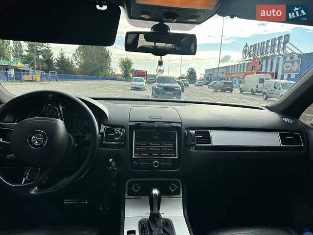 Фольксваген Туарег 2010 в Ковель на Automoto.ua Серый Фольксваген Туарег, объемом двигателя 2.97 л и пробегом 340 тыс. км за 19599 $, фото 11 на Automoto.ua