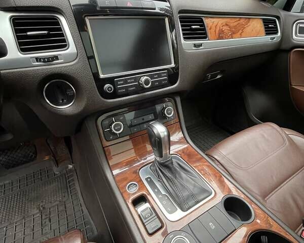 Сірий Фольксваген Туарег, об'ємом двигуна 2.97 л та пробігом 288 тис. км за 17900 $, фото 13 на Automoto.ua