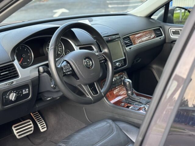 Сірий Фольксваген Туарег, об'ємом двигуна 3 л та пробігом 222 тис. км за 17000 $, фото 9 на Automoto.ua