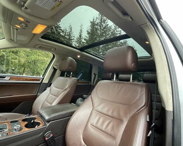 Сірий Фольксваген Туарег, об'ємом двигуна 2.97 л та пробігом 288 тис. км за 17900 $, фото 14 на Automoto.ua