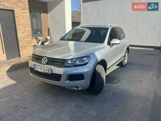 Серый Фольксваген Туарег, объемом двигателя 2.97 л и пробегом 299 тыс. км за 15500 $, фото 7 на Automoto.ua