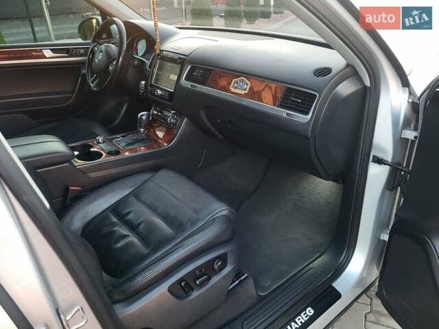 Серый Фольксваген Туарег, объемом двигателя 3 л и пробегом 310 тыс. км за 18500 $, фото 27 на Automoto.ua