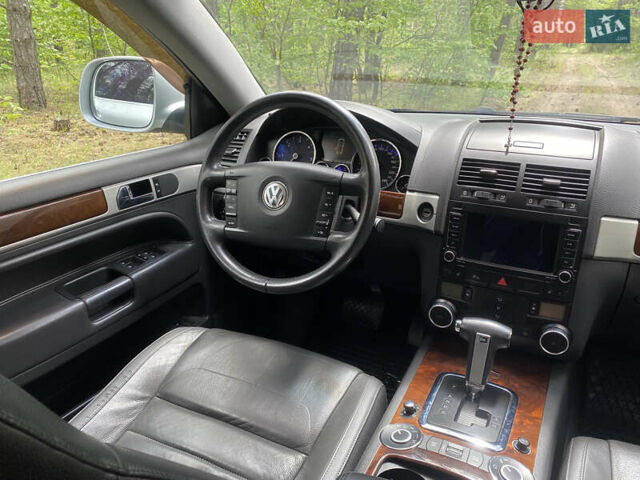 Фольксваген Туарег 2010 в Савране на Automoto.ua Серый Фольксваген Туарег, объемом двигателя 2.97 л и пробегом 210 тыс. км за 13600 $, фото 8 на Automoto.ua