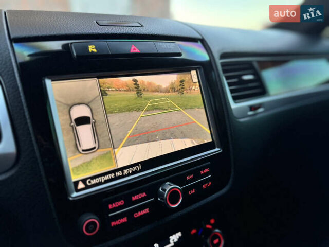 Фольксваген Туарег 2010 в Хмельницком на Automoto.ua Серый Фольксваген Туарег, объемом двигателя 2.97 л и пробегом 317 тыс. км за 15500 $, фото 63 на Automoto.ua