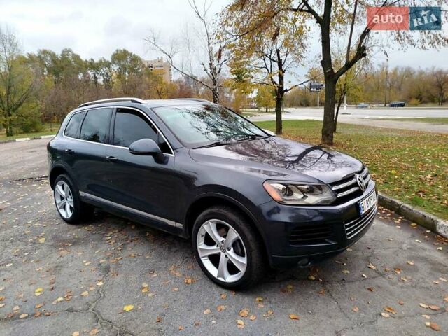 Сірий Фольксваген Туарег, об'ємом двигуна 3 л та пробігом 250 тис. км за 14500 $, фото 19 на Automoto.ua