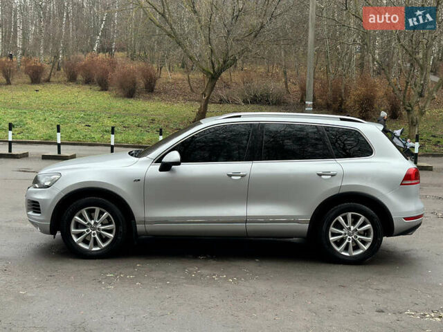 Сірий Фольксваген Туарег, об'ємом двигуна 2.97 л та пробігом 318 тис. км за 17600 $, фото 13 на Automoto.ua