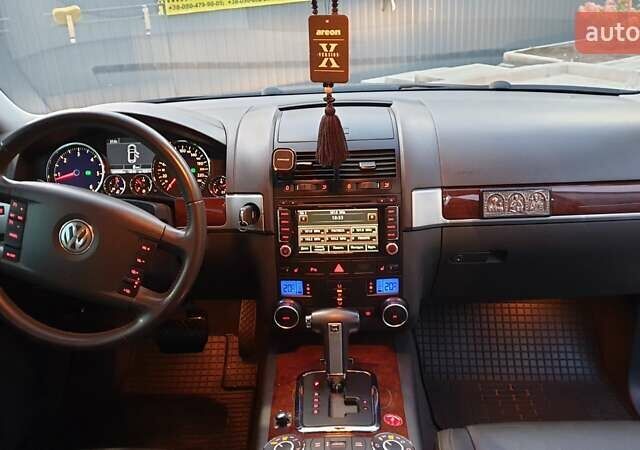 Серый Фольксваген Туарег, объемом двигателя 3 л и пробегом 225 тыс. км за 16900 $, фото 40 на Automoto.ua