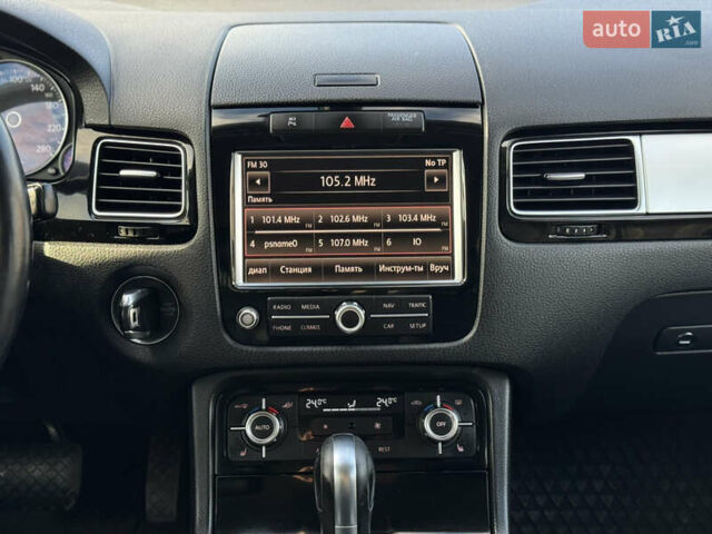 Сірий Фольксваген Туарег, об'ємом двигуна 3 л та пробігом 218 тис. км за 15700 $, фото 15 на Automoto.ua