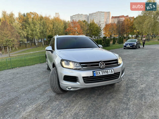 Фольксваген Туарег 2010 в Хмельницком на Automoto.ua Серый Фольксваген Туарег, объемом двигателя 2.97 л и пробегом 317 тыс. км за 15500 $, фото 3 на Automoto.ua