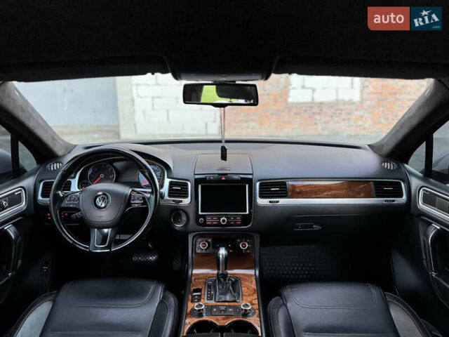 Фольксваген Туарег 2010 в Хмельницком на Automoto.ua Серый Фольксваген Туарег, объемом двигателя 2.97 л и пробегом 317 тыс. км за 15500 $, фото 59 на Automoto.ua