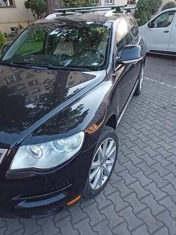 Серый Фольксваген Туарег, объемом двигателя 2.97 л и пробегом 301 тыс. км за 13500 $, фото 10 на Automoto.ua