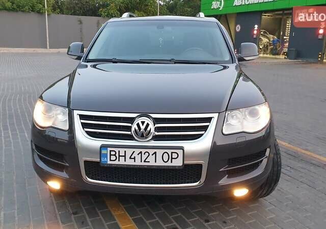 Серый Фольксваген Туарег, объемом двигателя 3 л и пробегом 225 тыс. км за 16900 $, фото 18 на Automoto.ua