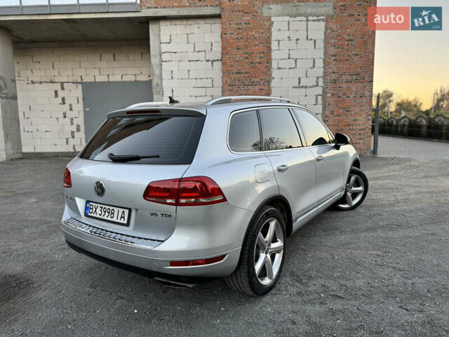 Фольксваген Туарег 2010 в Хмельницком на Automoto.ua Серый Фольксваген Туарег, объемом двигателя 2.97 л и пробегом 317 тыс. км за 15500 $, фото 2 на Automoto.ua