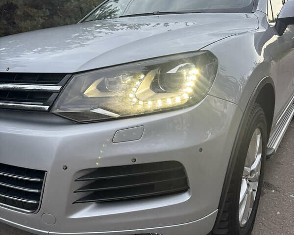 Серый Фольксваген Туарег, объемом двигателя 2.97 л и пробегом 360 тыс. км за 15300 $, фото 28 на Automoto.ua