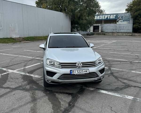 Сірий Фольксваген Туарег, об'ємом двигуна 2.97 л та пробігом 318 тис. км за 19400 $, фото 7 на Automoto.ua