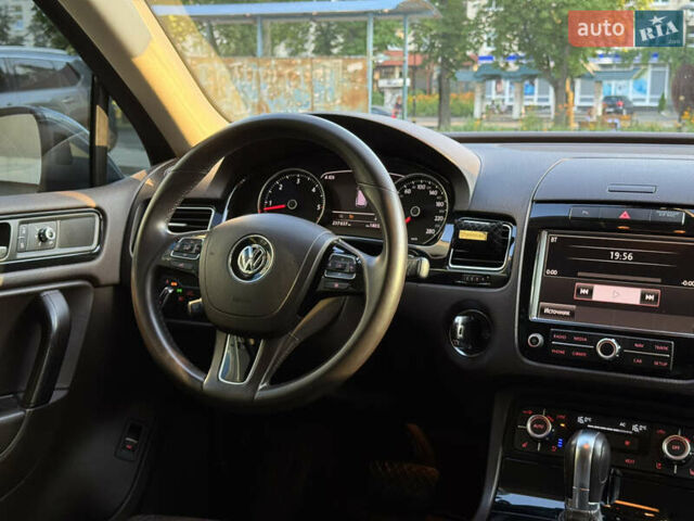 Сірий Фольксваген Туарег, об'ємом двигуна 2.97 л та пробігом 238 тис. км за 18300 $, фото 58 на Automoto.ua