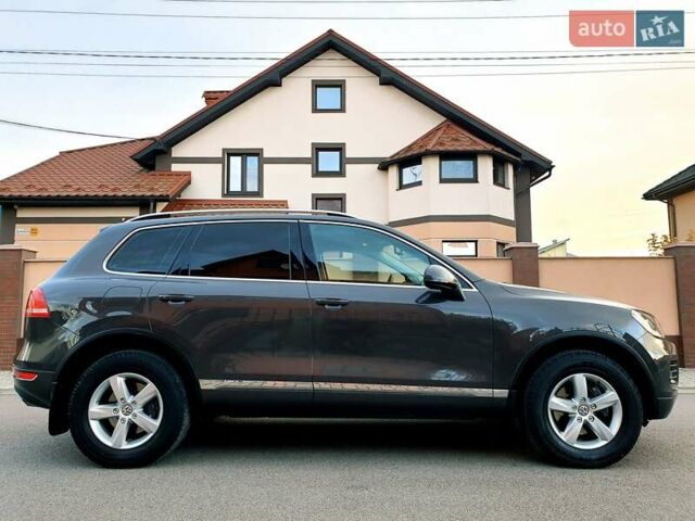 Сірий Фольксваген Туарег, об'ємом двигуна 2.97 л та пробігом 280 тис. км за 15769 $, фото 5 на Automoto.ua