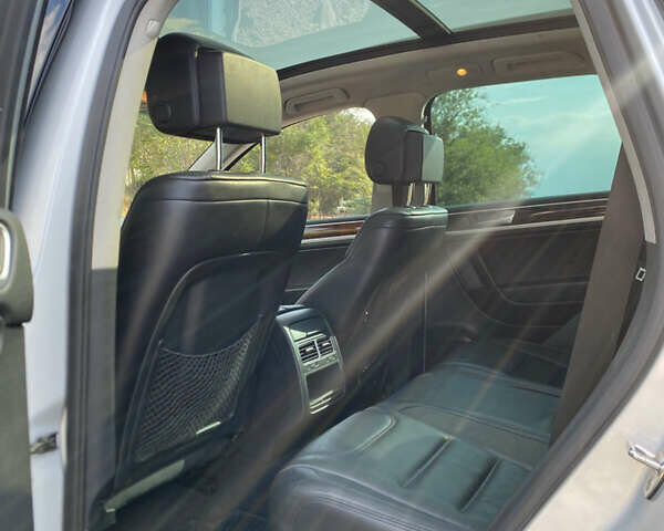 Сірий Фольксваген Туарег, об'ємом двигуна 3.6 л та пробігом 206 тис. км за 14500 $, фото 9 на Automoto.ua