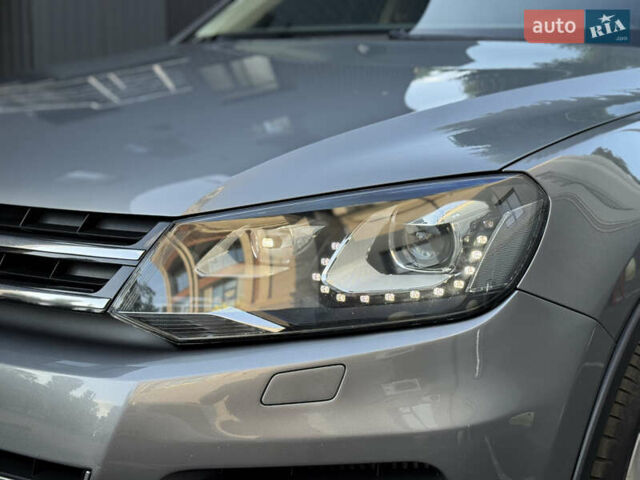 Сірий Фольксваген Туарег, об'ємом двигуна 2.97 л та пробігом 238 тис. км за 18300 $, фото 29 на Automoto.ua