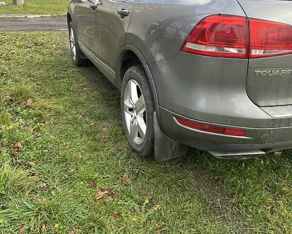 Серый Фольксваген Туарег, объемом двигателя 2.97 л и пробегом 228 тыс. км за 18700 $, фото 9 на Automoto.ua