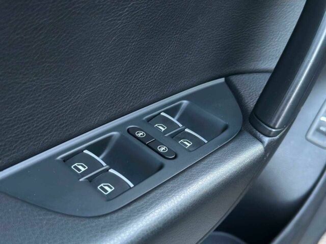 Серый Фольксваген Туарег, объемом двигателя 3 л и пробегом 296 тыс. км за 14490 $, фото 21 на Automoto.ua