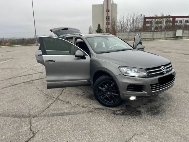 Серый Фольксваген Туарег, объемом двигателя 3.6 л и пробегом 249 тыс. км за 12700 $, фото 13 на Automoto.ua