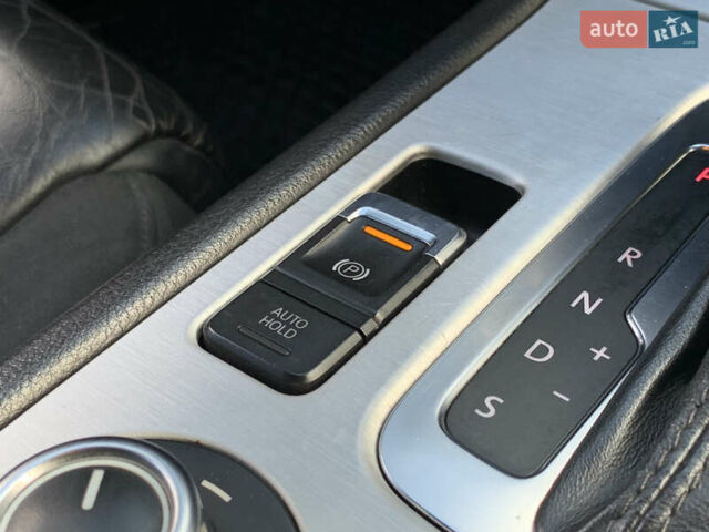 Серый Фольксваген Туарег, объемом двигателя 3 л и пробегом 260 тыс. км за 18899 $, фото 40 на Automoto.ua