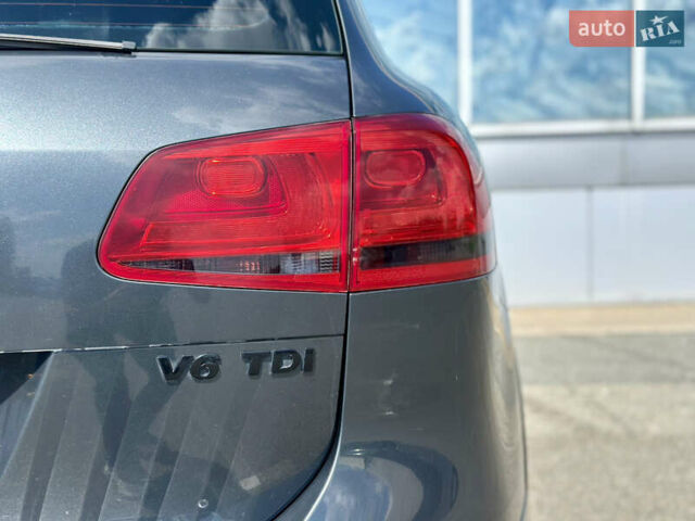 Серый Фольксваген Туарег, объемом двигателя 3 л и пробегом 226 тыс. км за 15490 $, фото 19 на Automoto.ua