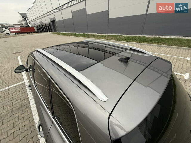 Сірий Фольксваген Туарег, об'ємом двигуна 3 л та пробігом 260 тис. км за 18700 $, фото 27 на Automoto.ua