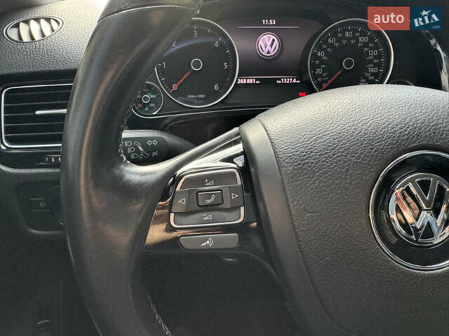 Сірий Фольксваген Туарег, об'ємом двигуна 3 л та пробігом 260 тис. км за 16700 $, фото 85 на Automoto.ua