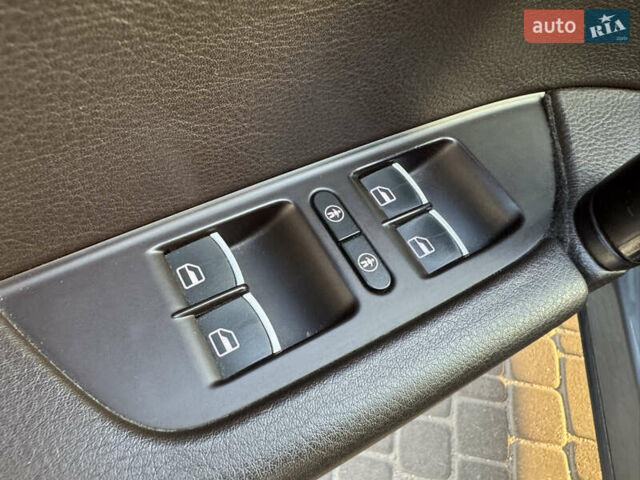 Сірий Фольксваген Туарег, об'ємом двигуна 2.97 л та пробігом 238 тис. км за 18300 $, фото 46 на Automoto.ua