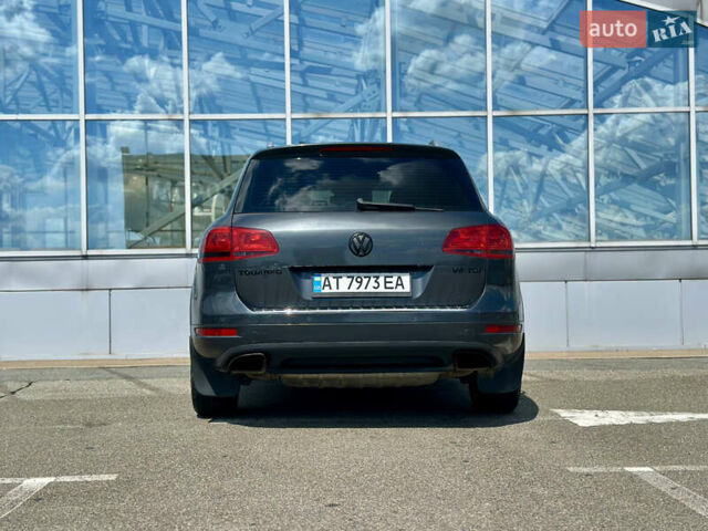 Серый Фольксваген Туарег, объемом двигателя 3 л и пробегом 226 тыс. км за 15490 $, фото 16 на Automoto.ua